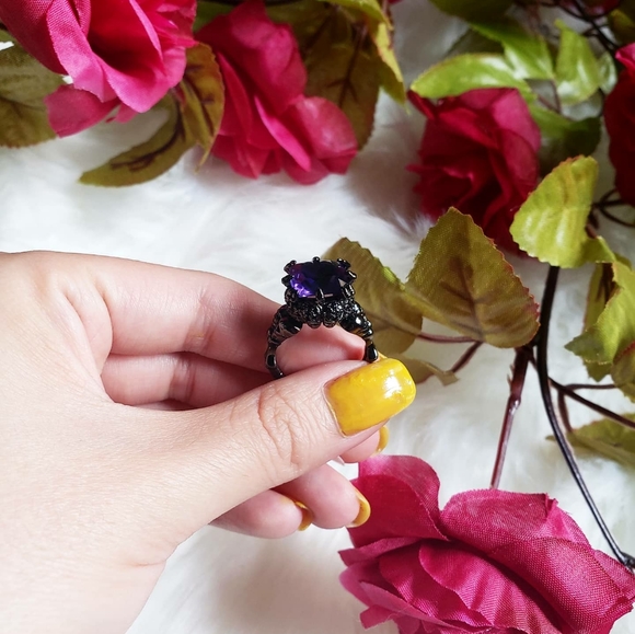 Jewelry - Purple Skull Stone Ring